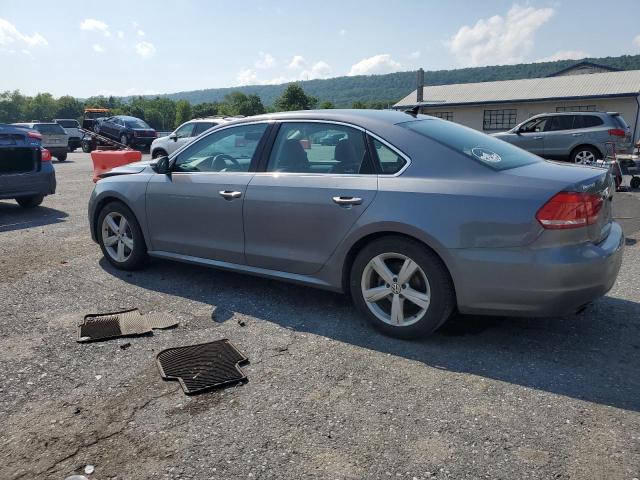 Sedans VOLKSWAGEN PASSAT 2012 Silver