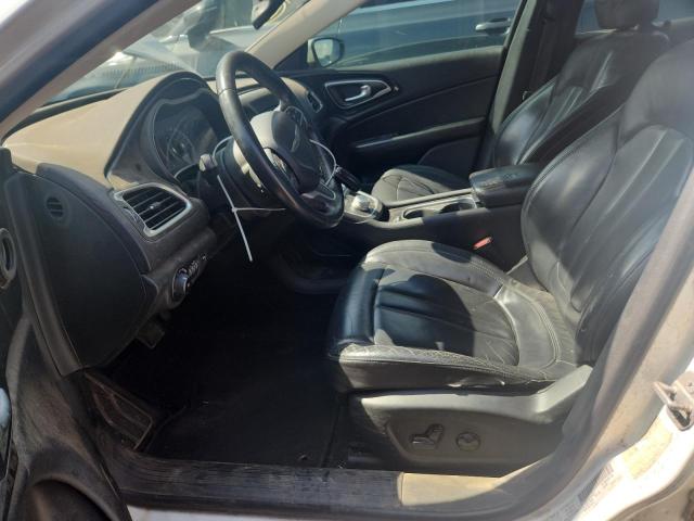 Sedans CHRYSLER 200 2015 White