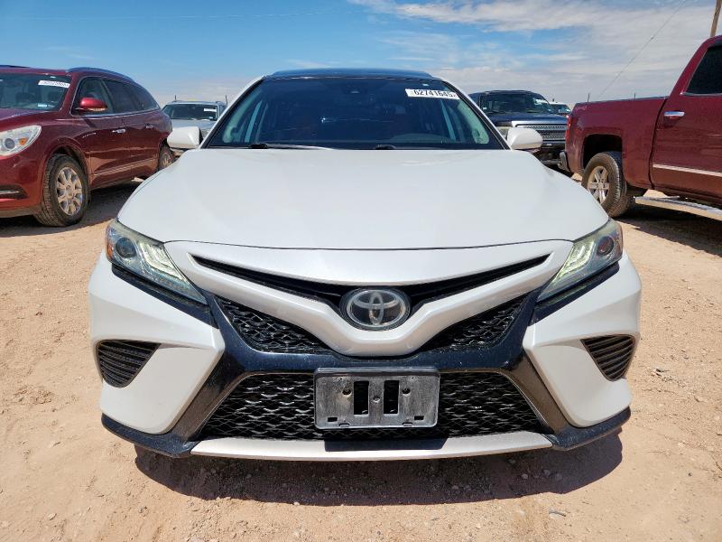  TOYOTA CAMRY 2020 Белы