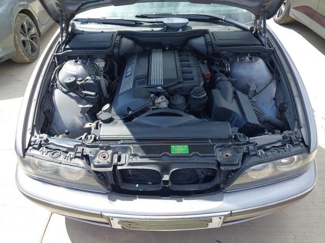 2000 BMW 520I SE