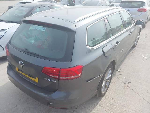 2015 VOLKSWAGEN PASSAT SE