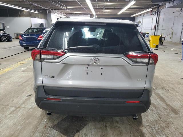  TOYOTA RAV4 2024 Srebrny
