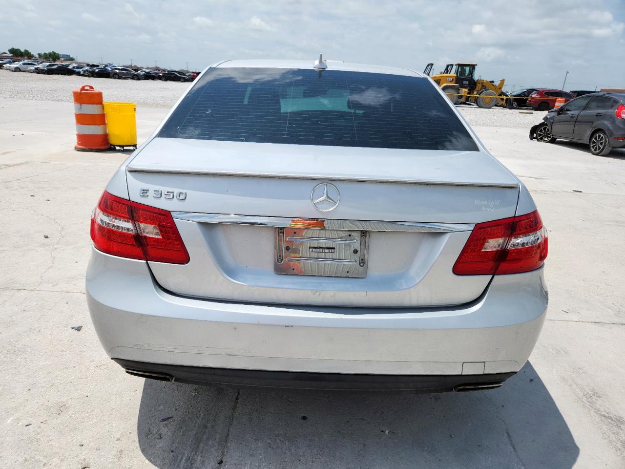 2011 Mercedes-Benz E 350 VIN: WDDHF5GB3BA426323 Lot: 61763415