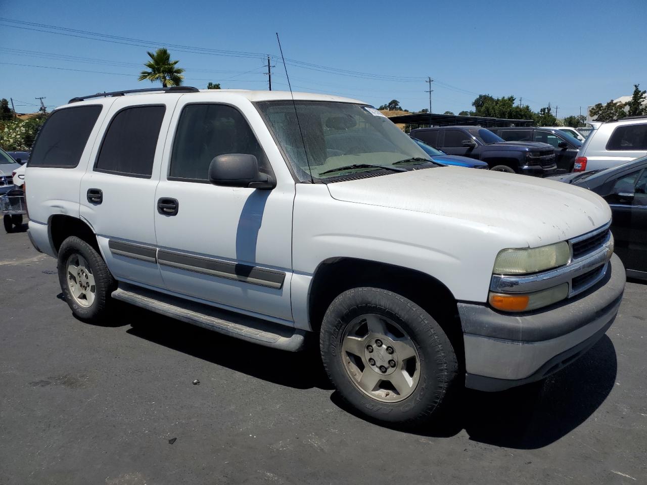 CHEVROLET TAHOE 2004 VIN 1GNEC13V84J274595 photo 4