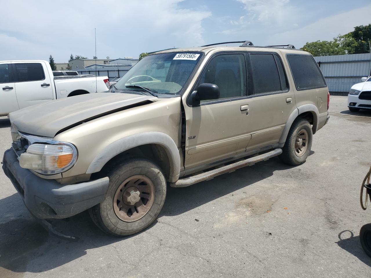 2001 Ford Explorer Xls for Sale in Bakersfield, CA - Front End