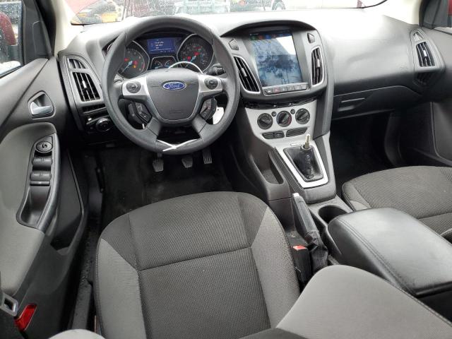 Sedans FORD FOCUS 2013 Czerwony