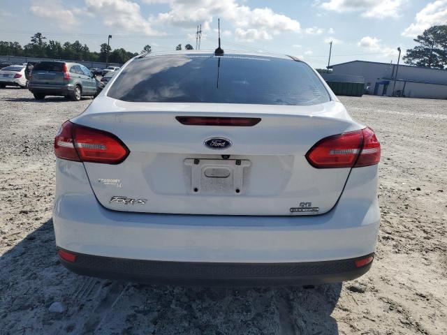 Sedans FORD FOCUS 2015 White