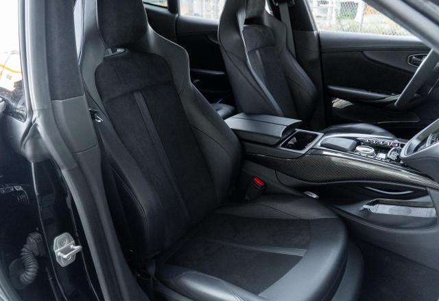  ASTON MARTIN DBX 2022 Черный