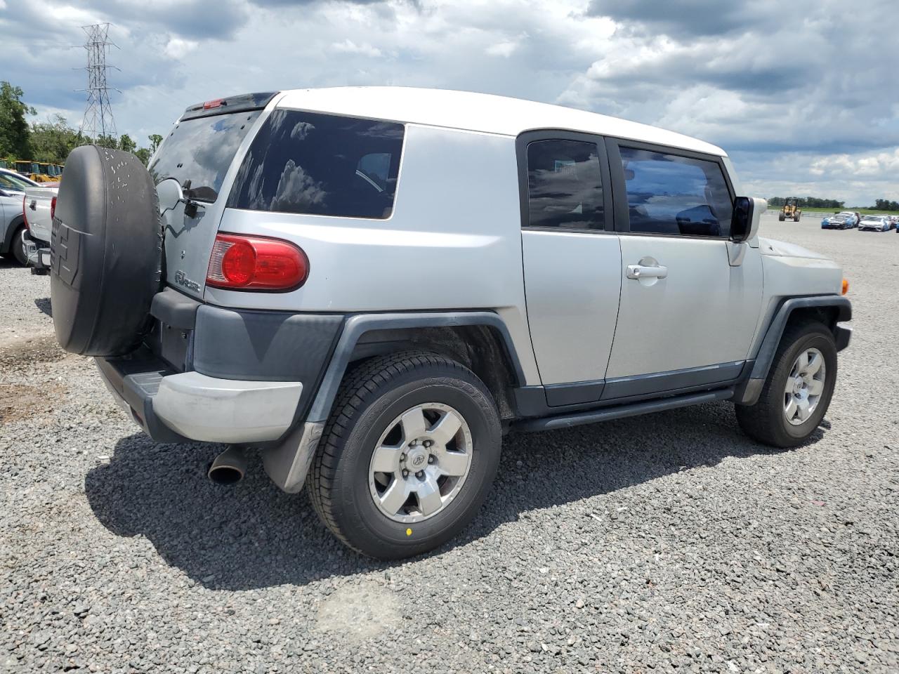 TOYOTA FJ CRUISER 2007 VIN JTEBU11F070035472 фото 3