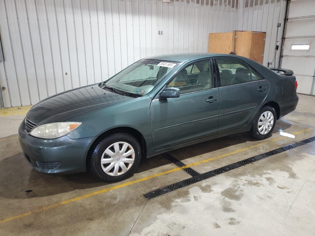 2005 Toyota Camry Le for Sale in York Haven, PA - Front End