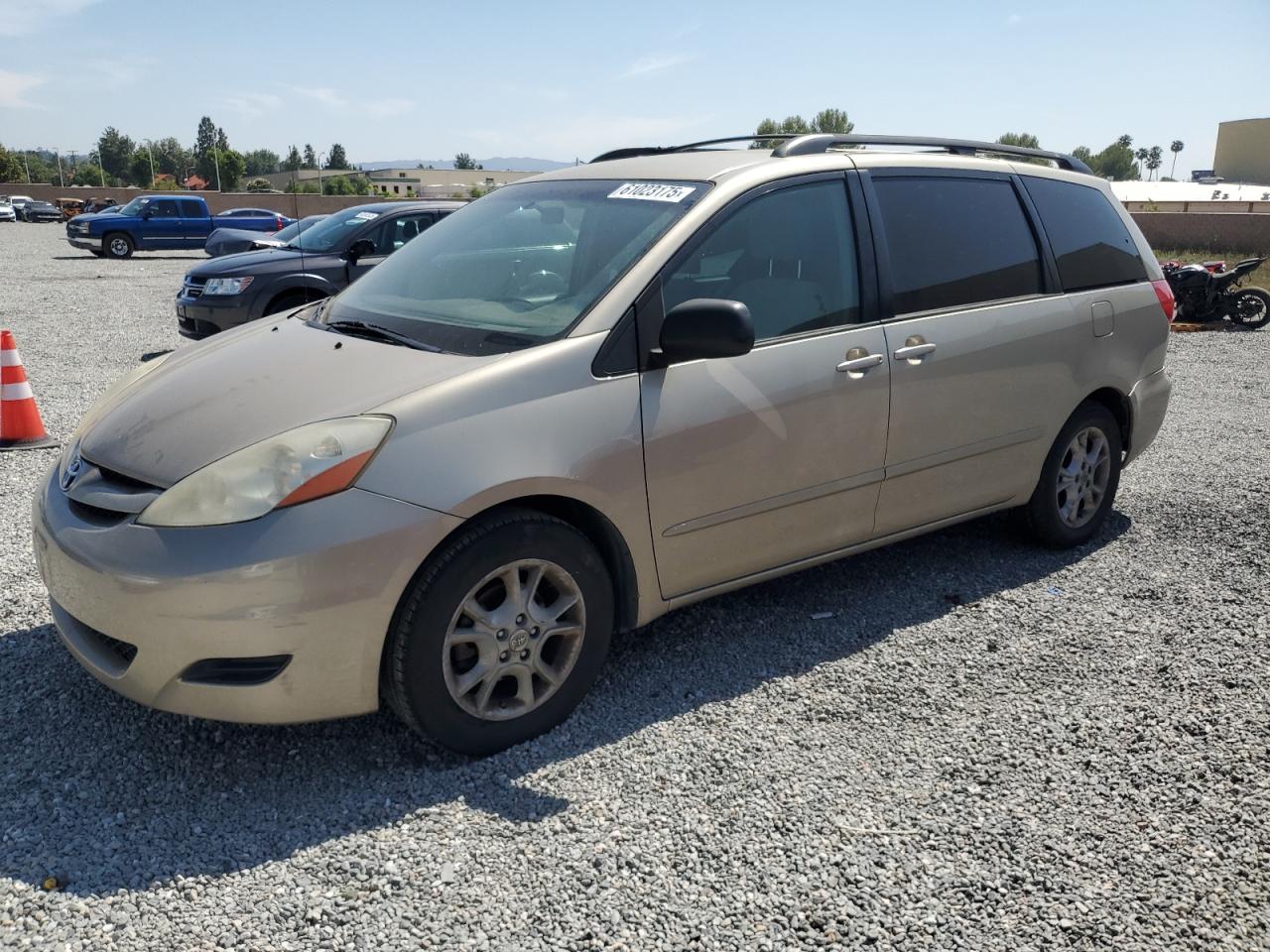 2009 Toyota Sienna Ce de vânzare în Mentone, CA - Minor Dent/Scratches