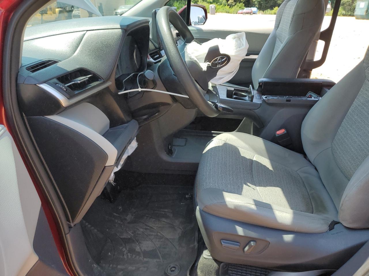 2021 Toyota Sienna Le VIN: 5TDKRKECXMS027254 Lot: 62741915