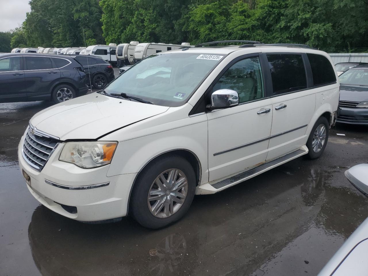 Glassboro, NJ에서 판매 중인 2010 Chrysler Town & Country Limited - Rear End