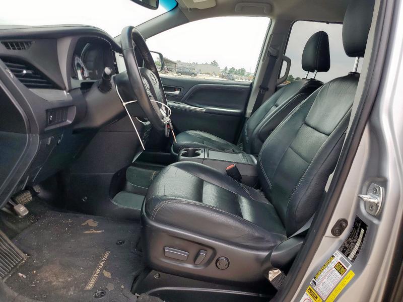  TOYOTA SIENNA 2016 Сріблястий