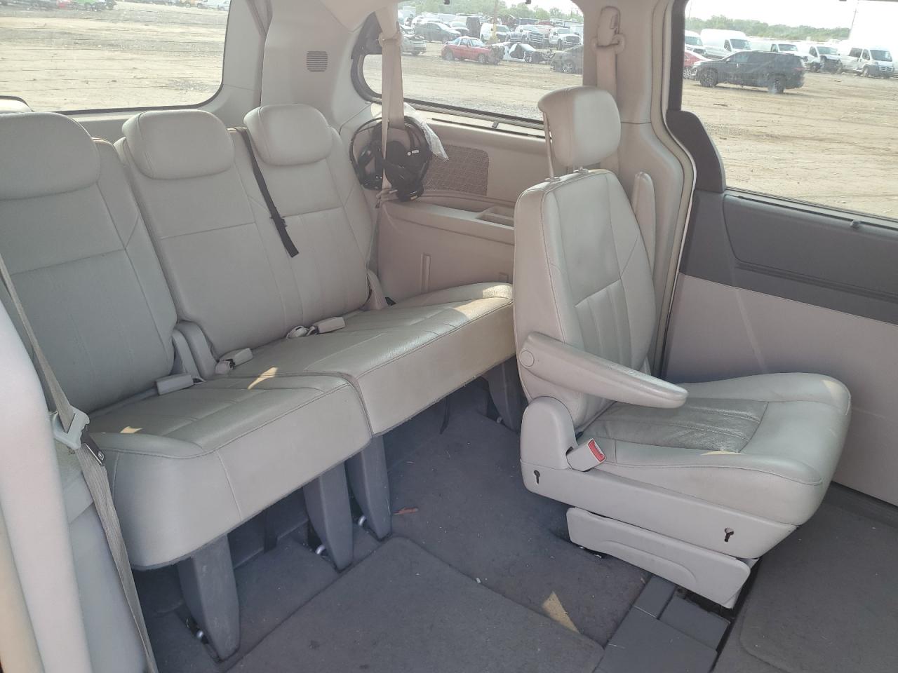 2008 Chrysler Town & Country Touring VIN: 2A8HR54P48R832951 Lot: 59294595