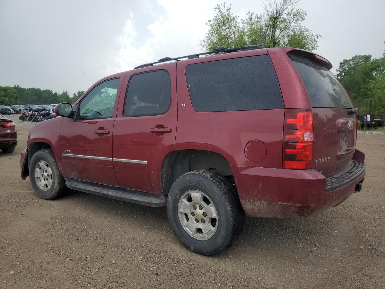 CHEVROLET TAHOE 2011 VIN 1GNSKBE03BR301469 photo 2