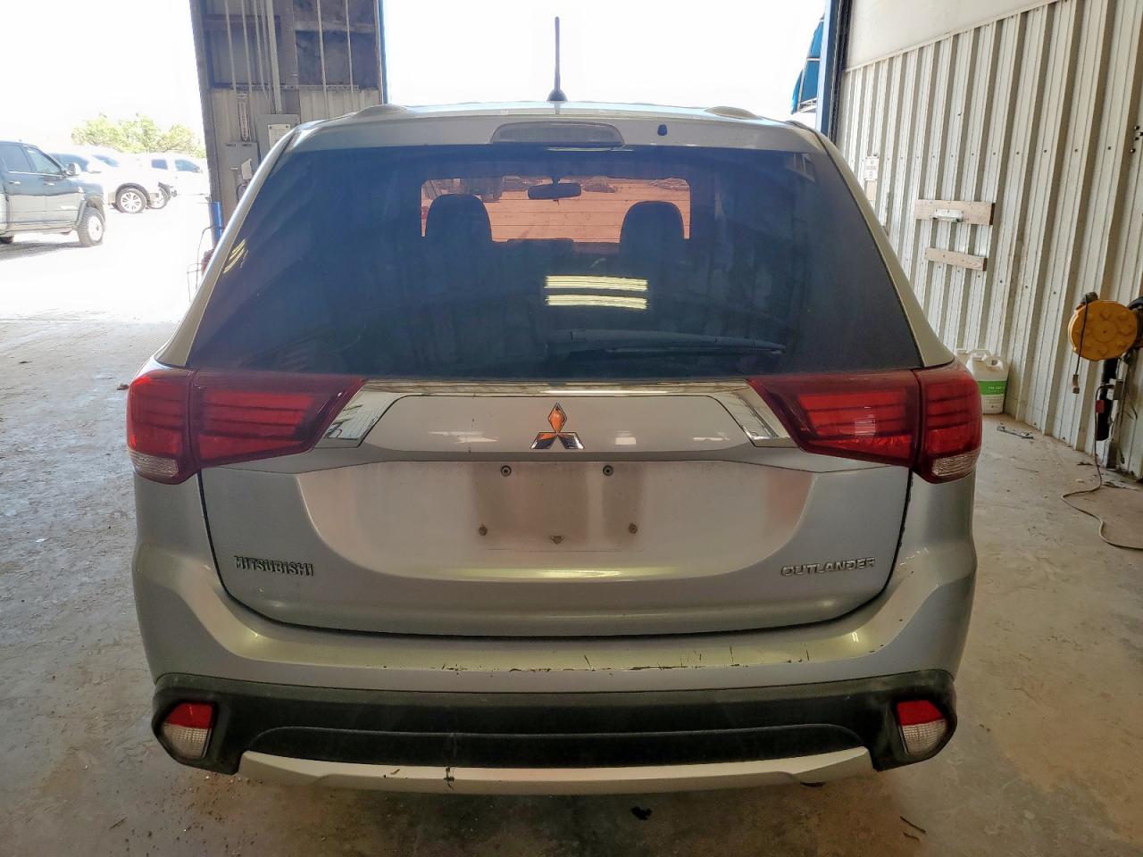 2016 Mitsubishi Outlander Es VIN: JA4AD2A37GZ033834 Lot: 61653055