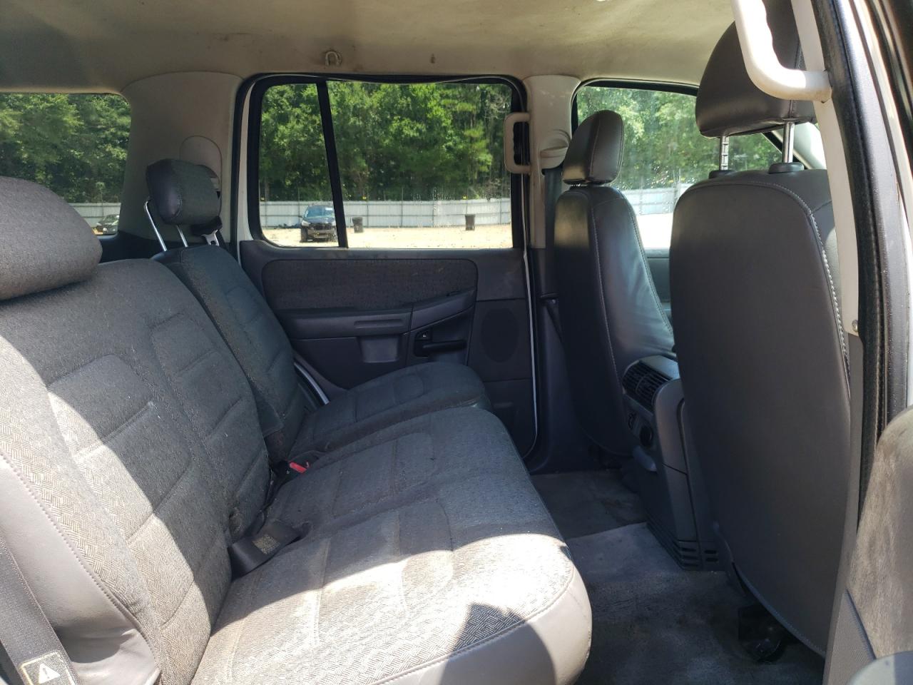 2002 Ford Explorer Xls VIN: 1FMZU62E62UC70865 Lot: 62894255