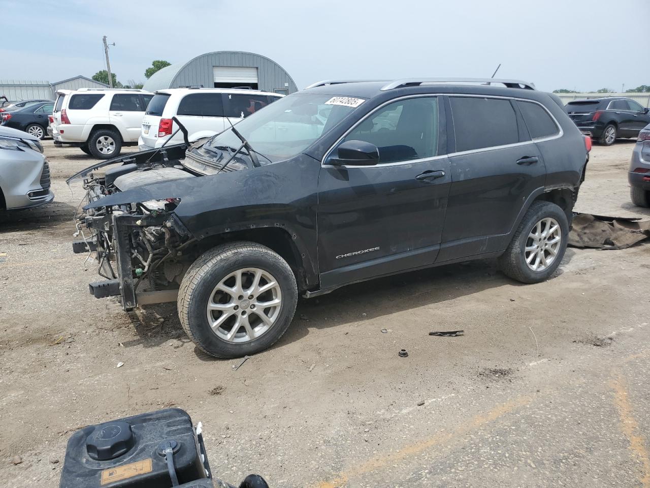 2015 Jeep Cherokee Latitude for Sale in Wichita, KS - Front End