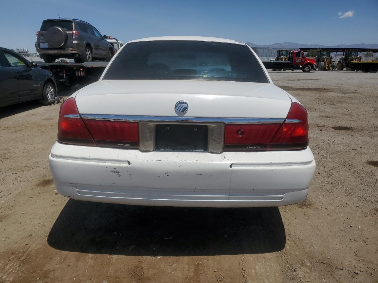 2000 Mercury Grand Marquis Gs VIN: 2MEFM74W4YX662746 Lot: 62008775