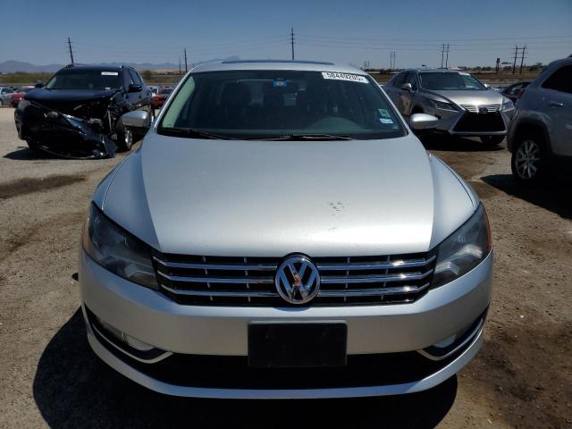 Sedans VOLKSWAGEN PASSAT 2014 Silver