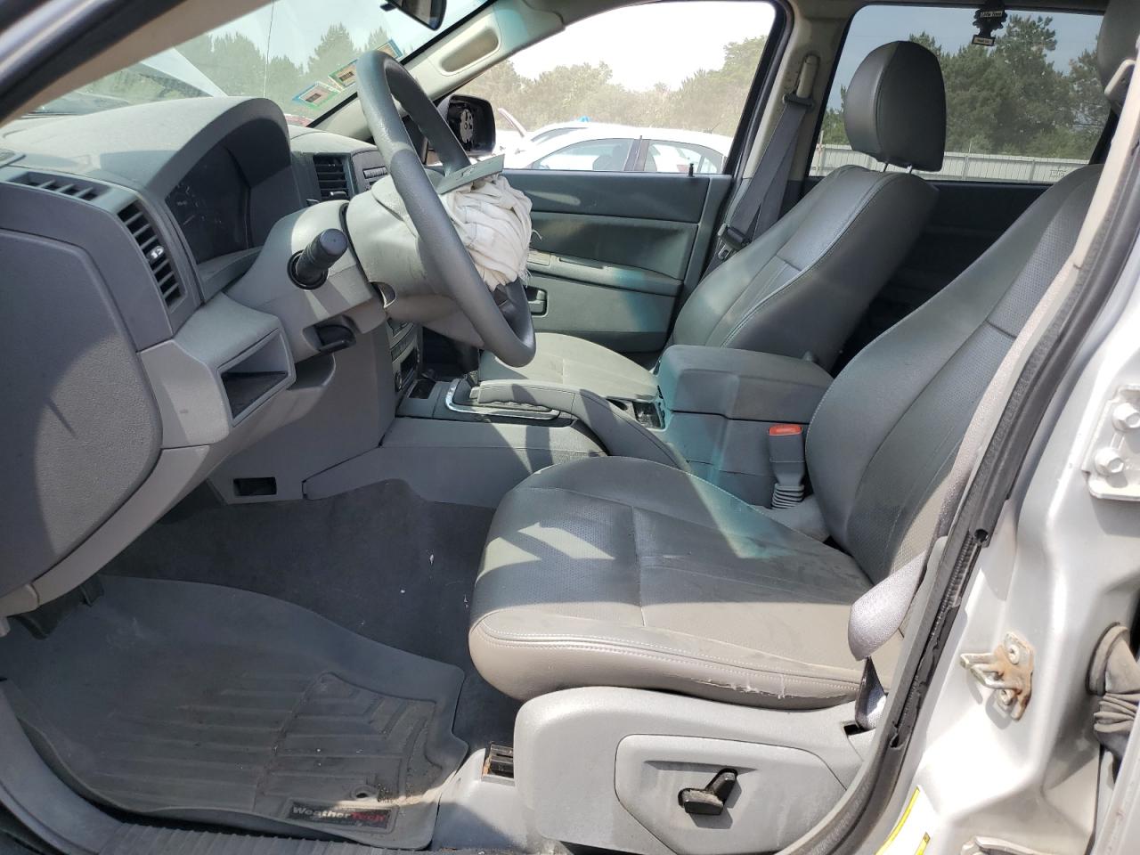 2005 Jeep Grand Cherokee Laredo VIN: 1J4GR48KX5C581833 Lot: 60975355