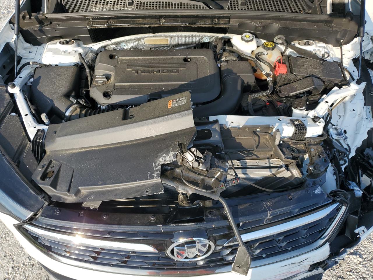 2022 Buick Envision Essence VIN: LRBFZNR46ND070085 Lot: 64579395