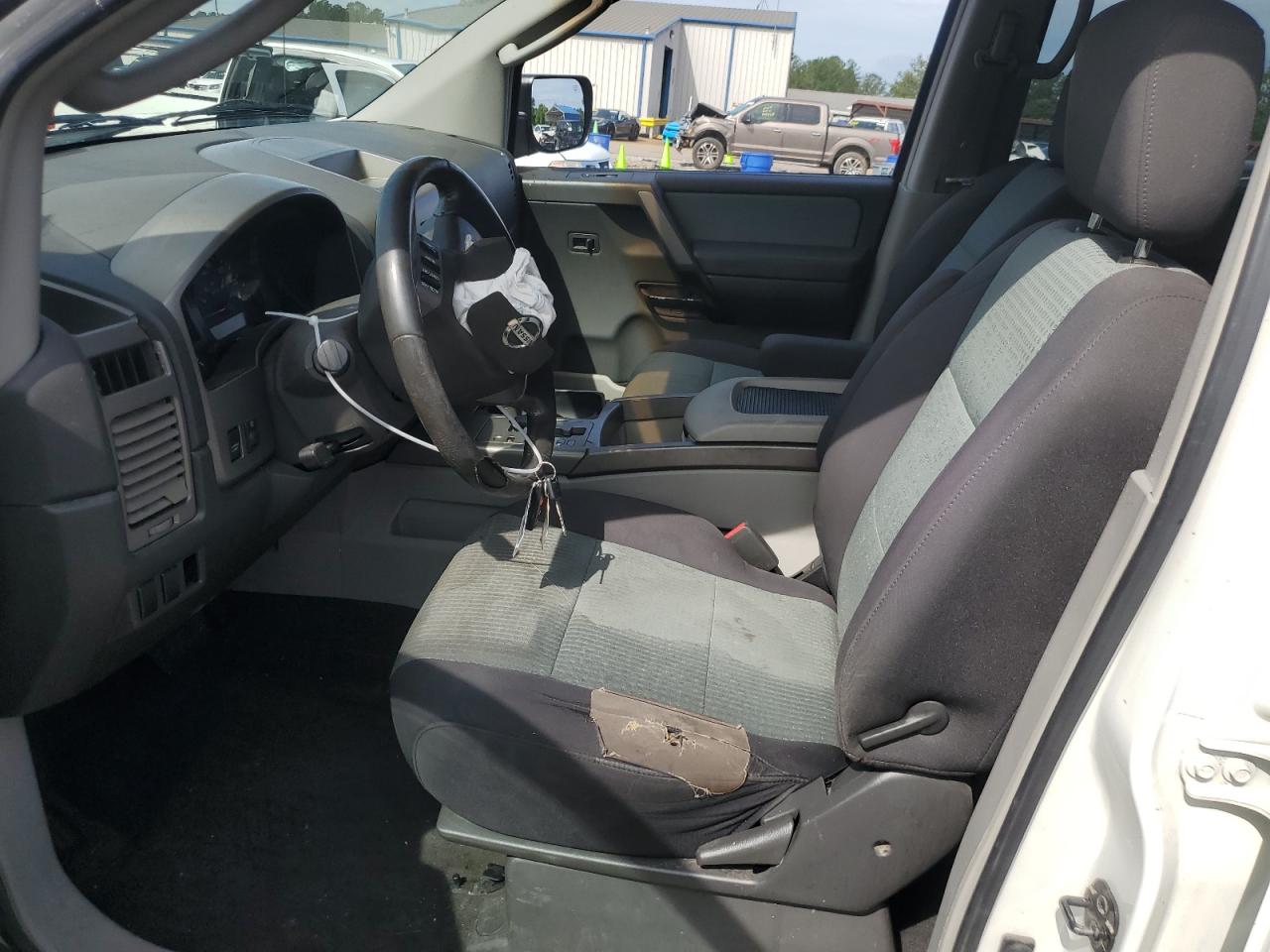2004 Nissan Titan Xe VIN: 1N6AA07A84N557244 Lot: 60062885