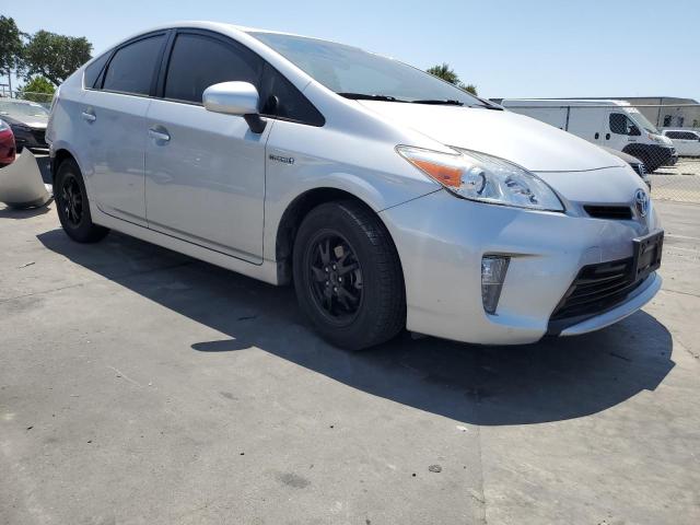  TOYOTA PRIUS 2015 Серебристый