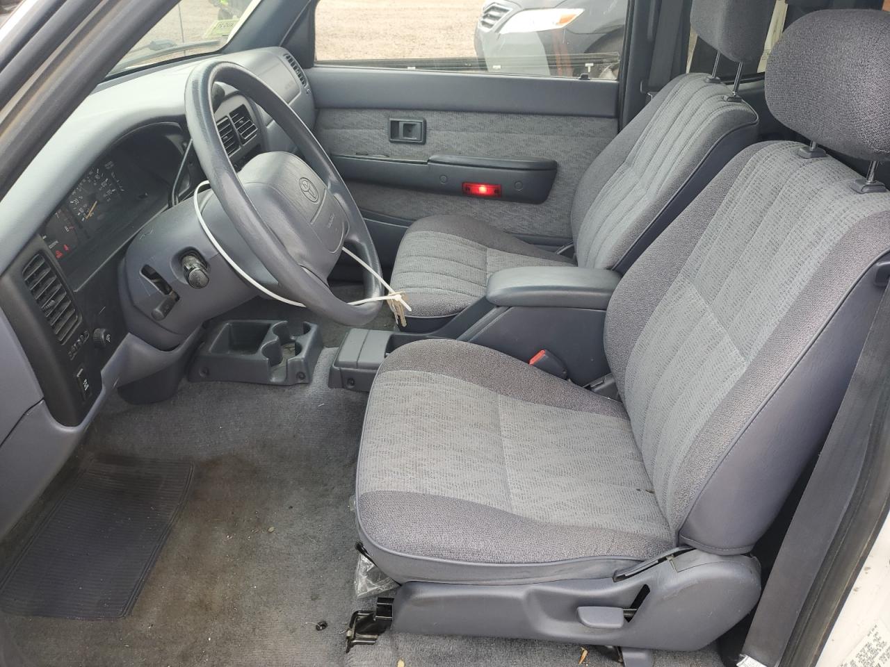 1999 Toyota Tacoma Xtracab VIN: 4TAVN52N4XZ408886 Lot: 62143205