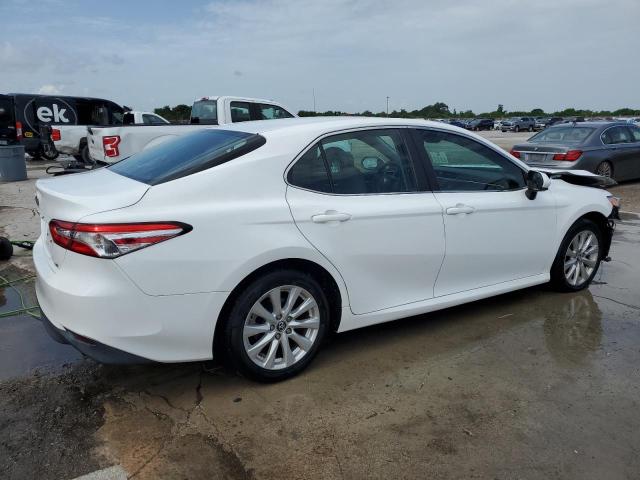  TOYOTA CAMRY 2018 White