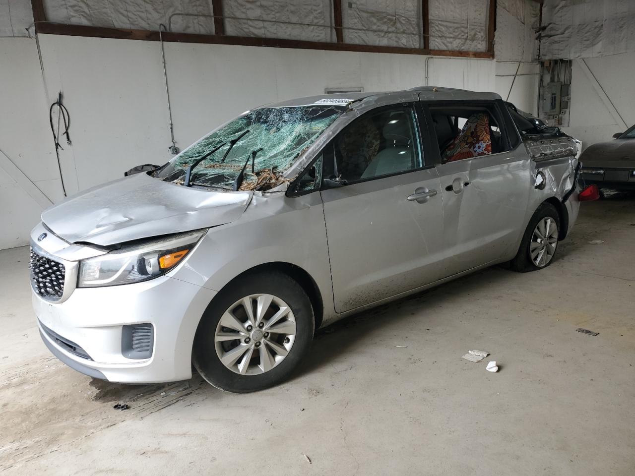 2015 Kia Sedona Lx de vânzare în Lexington, KY - All Over