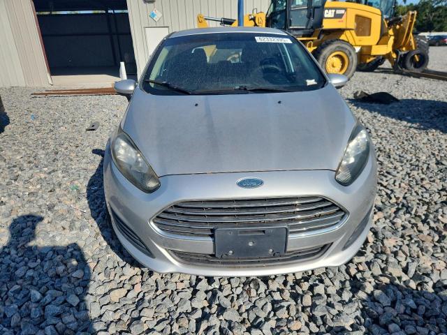 Hatchbacks FORD FIESTA 2015 Srebrny