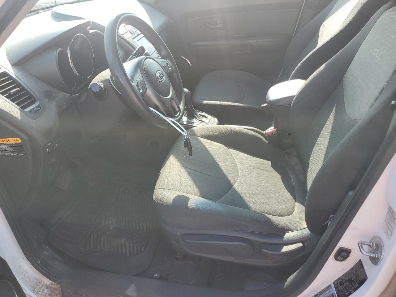2011 Kia Soul + VIN: KNDJT2A22B7710888 Lot: 62119715