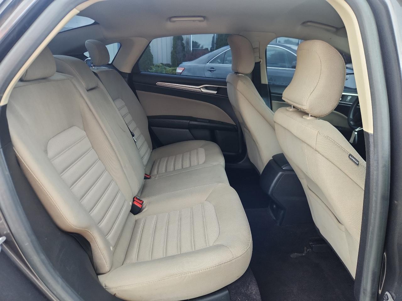 2017 Ford Fusion S VIN: 3FA6P0G73HR155829 Lot: 62308535