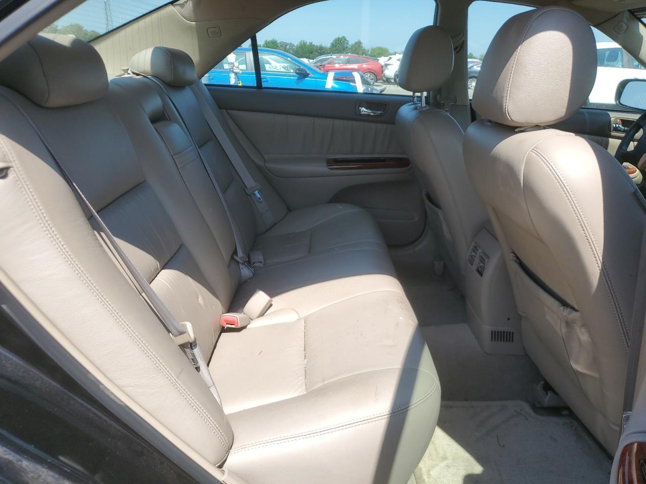 2004 Toyota Camry Le VIN: 4T1BE30K94U308825 Lot: 61906825