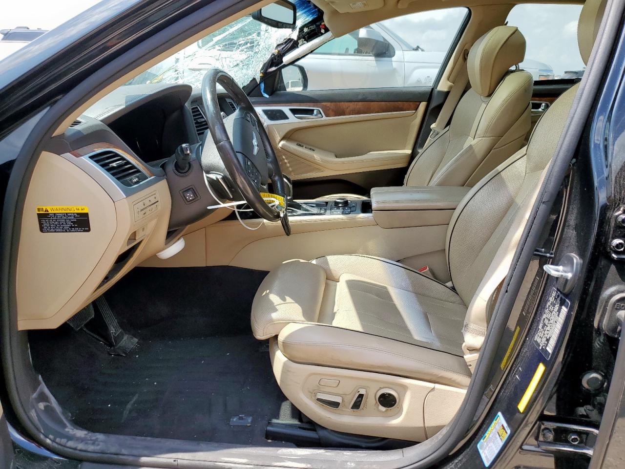 2015 Hyundai Genesis 3.8L VIN: KMHGN4JE2FU050865 Lot: 59210745