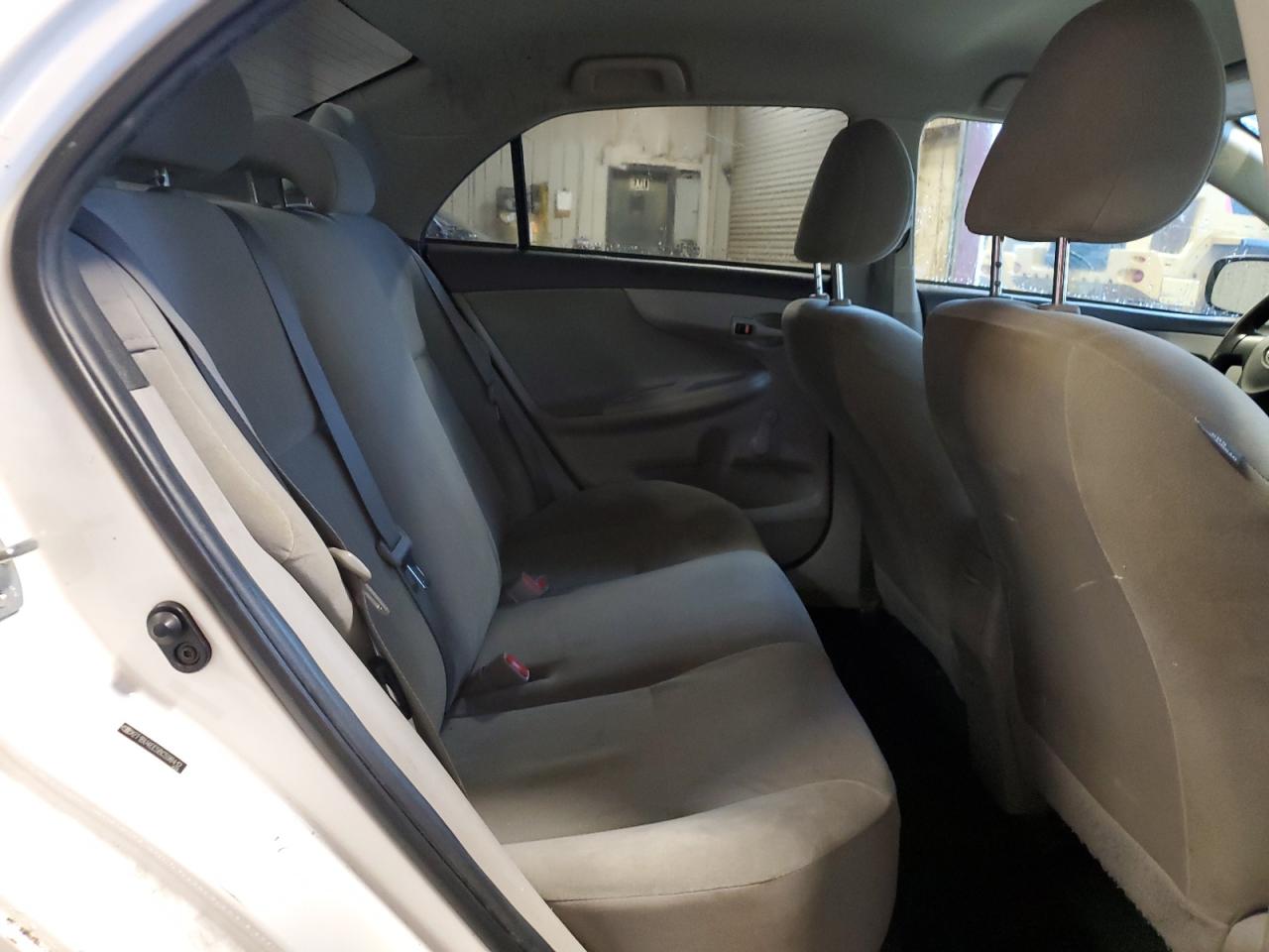 TOYOTA COROLLA 2011 VIN 2T1BU4EE5BC598412 фото 10