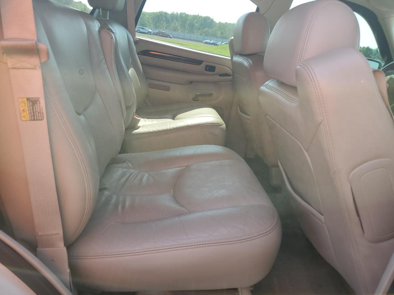 2004 Cadillac Escalade Luxury VIN: 1GYEK63NX4R235186 Lot: 62421335