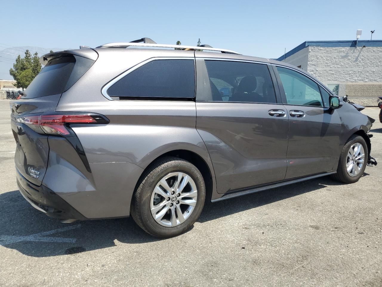 TOYOTA SIENNA 2024 VIN 5TDZRKEC6RS189999 zdjęcie 3
