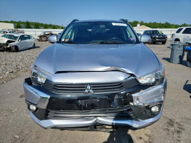  MITSUBISHI OUTLANDER 2017 Srebrny