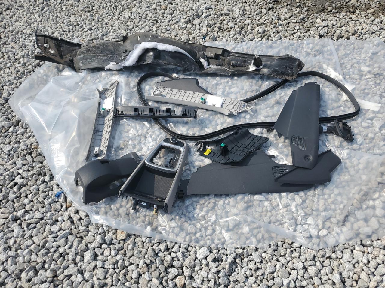 2020 Hyundai Venue Sel VIN: KMHRC8A37LU032104 Lot: 62115935