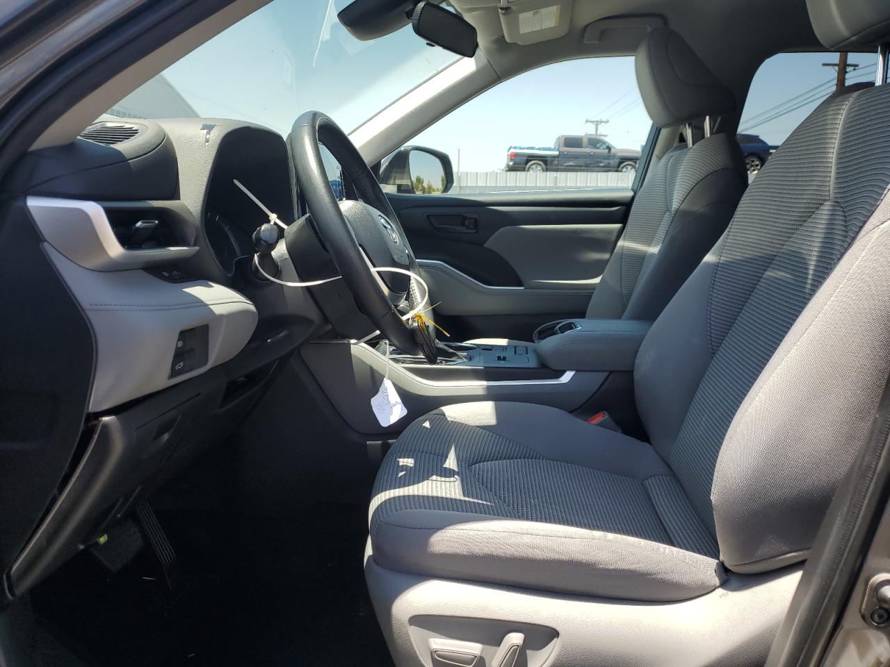 2022 Toyota Highlander L VIN: 5TDZZRAH0NS559803 Lot: 61270495