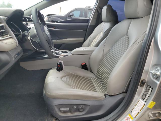  TOYOTA CAMRY 2018 Srebrny