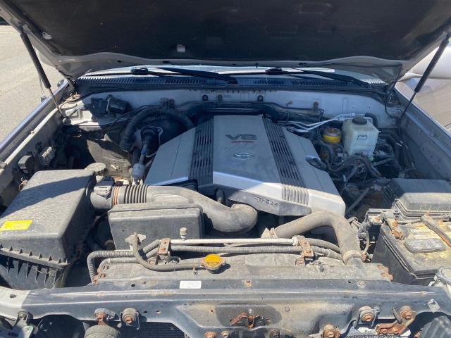 2004 TOYOTA LAND CRUISER   