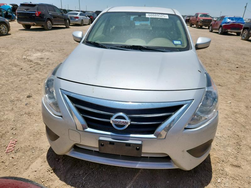 NISSAN VERSA 2019 Silver