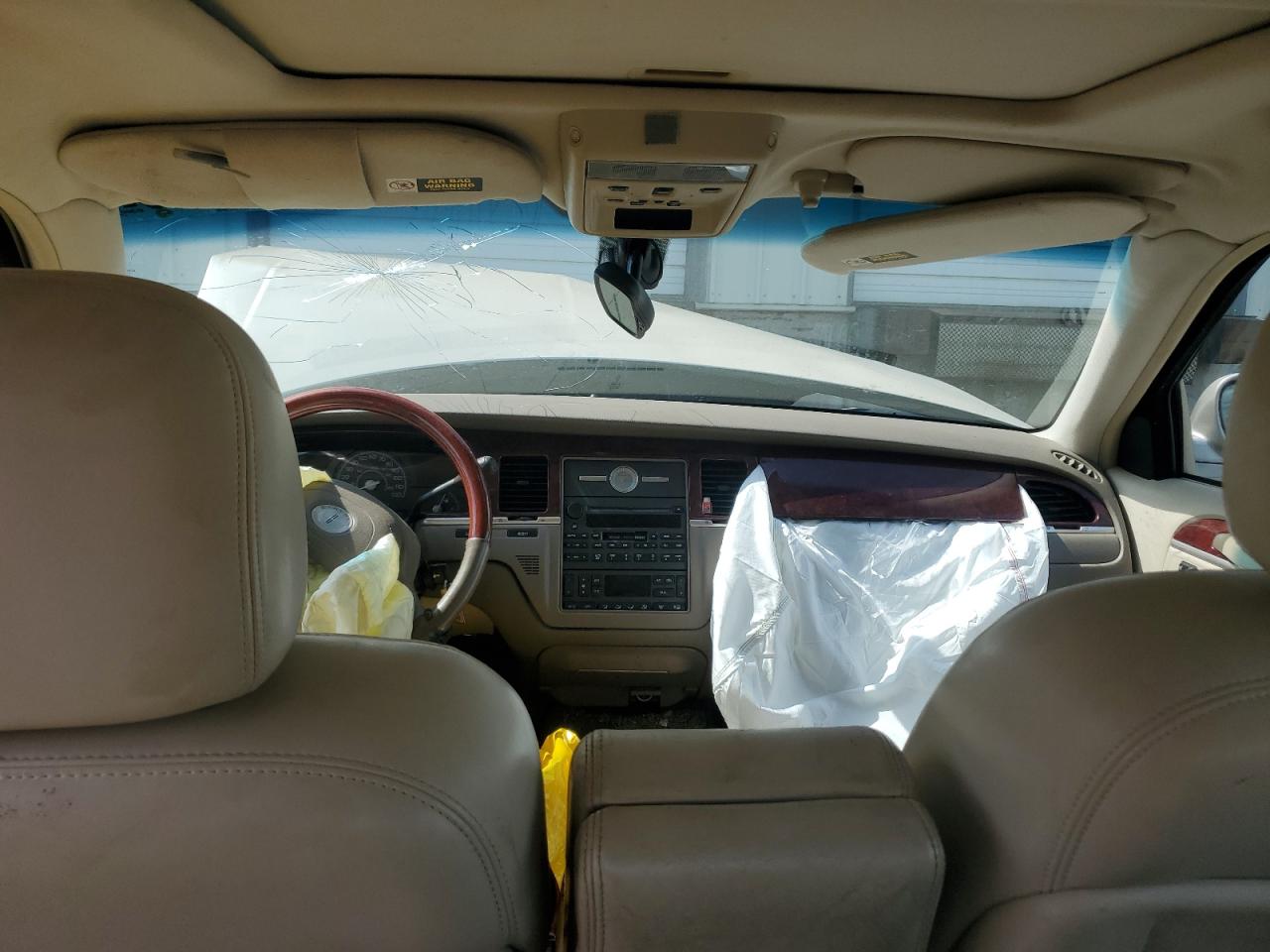 2003 Lincoln Town Car Cartier VIN: 1LNHM83W03Y654097 Lot: 61577105