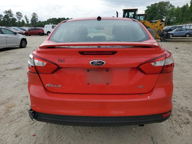 Sedans FORD FOCUS 2012 Czerwony