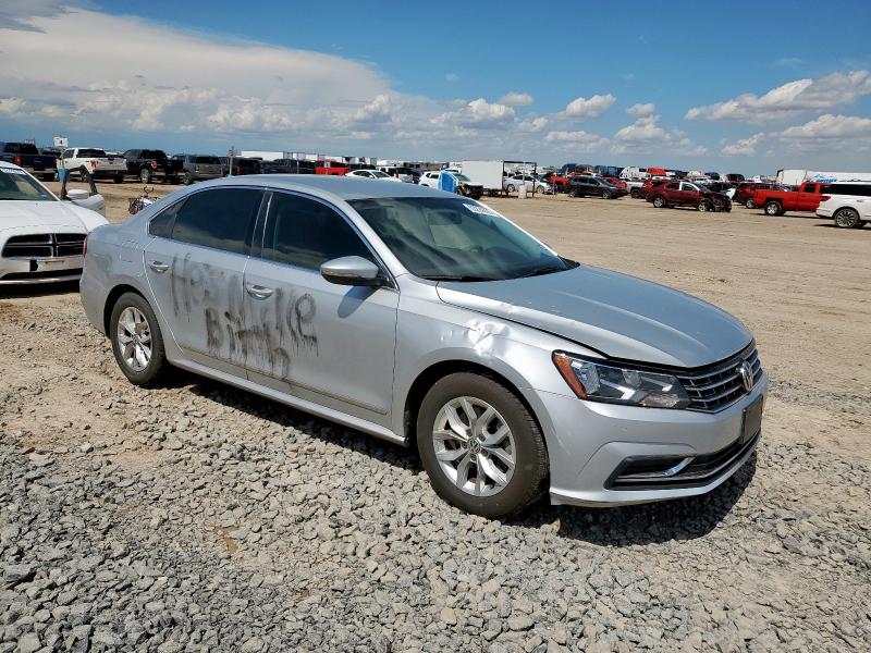  VOLKSWAGEN PASSAT 2017 Серебристый
