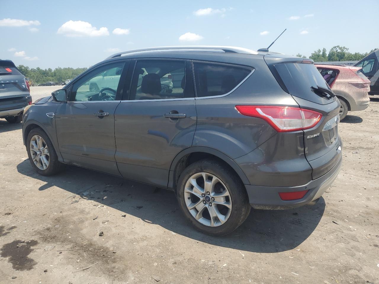 FORD ESCAPE 2015 VIN 1FMCU9J9XFUC06538 фото 2